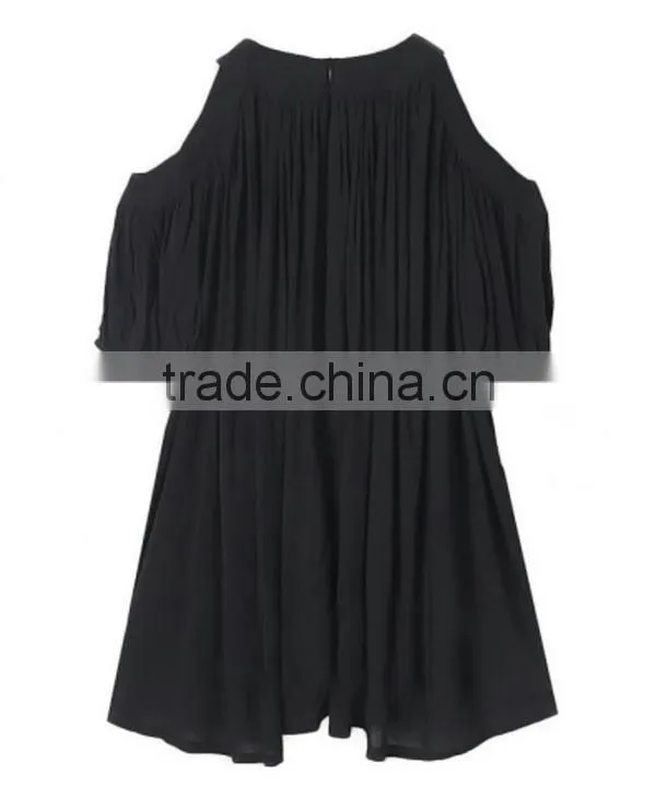 The latest trend off the shoulder t-shirts for young girl