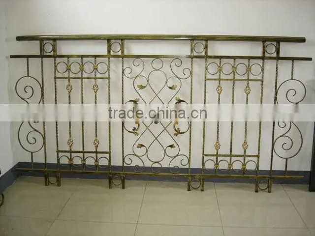 2015 Top-selling hand forged modern metal fencing