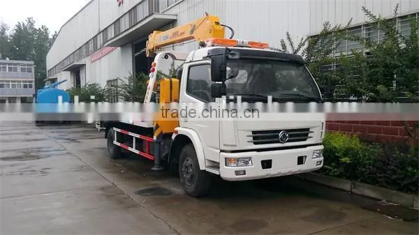 multi-fuction made in China flatbed tow truck with crane 4 ton for sale