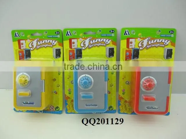 Funny plastic money bank