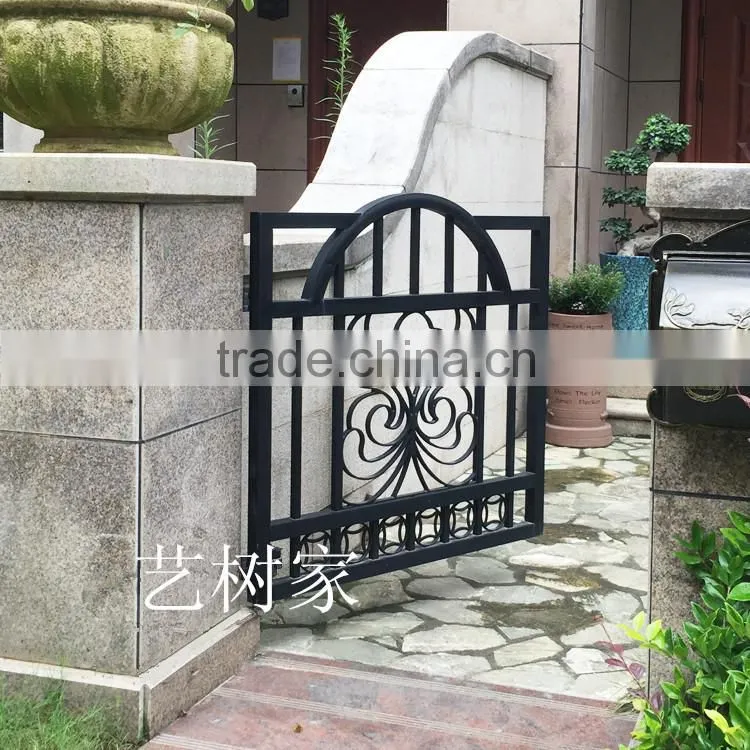 Luxurious front gate, wrought iron main gate design