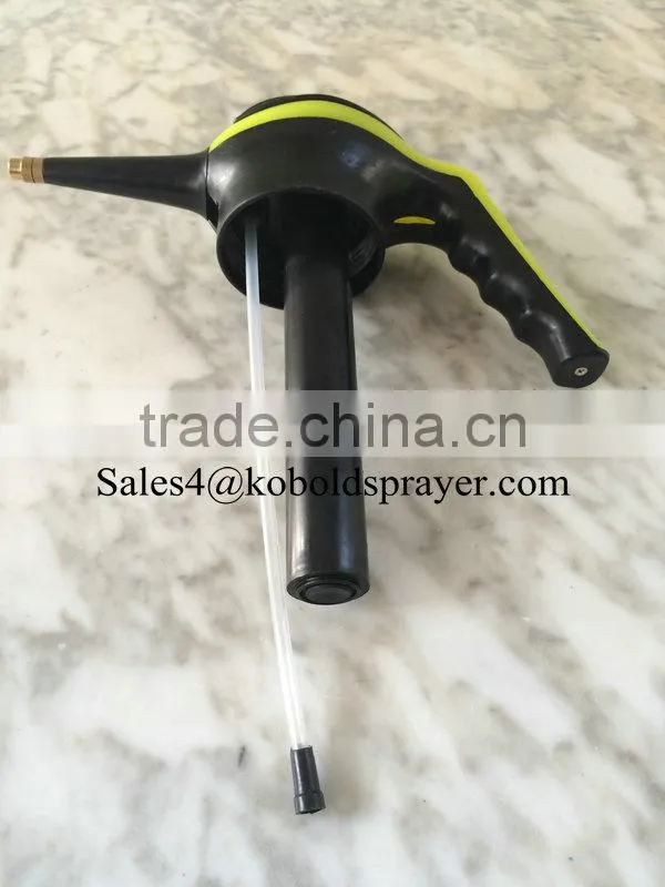 PE 2L pressure pump garden sprayer