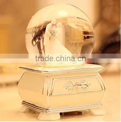 2016 souvenir gift use love wedding music couple snow globe