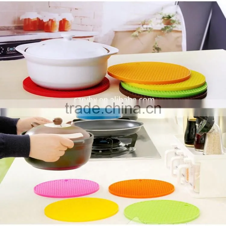 Hot sale FDA and LFGB food grade colorful square shape silicone table mat & silicone placemat