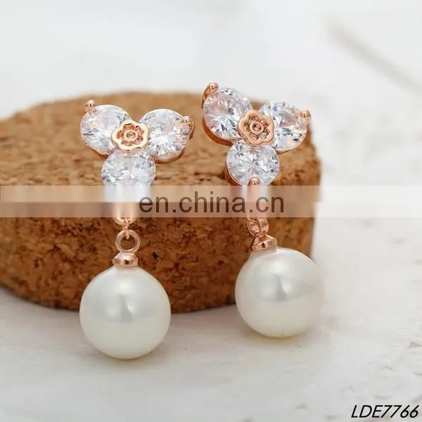 Gold ear tops designs hot wholesale chic gold delicate diamante flower bridesmaid wedding double sided pearl stud earrings