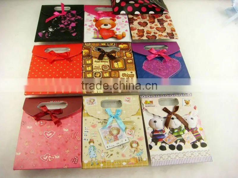 Customized paper bag for small gifts
