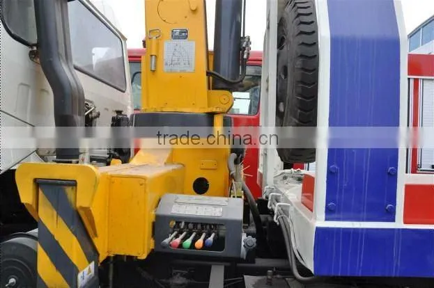 EQ1126 road wrecker