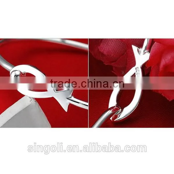 Modern stylish bracelet alibaba express cutout cute fish bracelet tiny silver bracelet carved letter slap bracelet