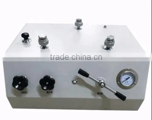 Electrical hydraulic pressure calibrator
