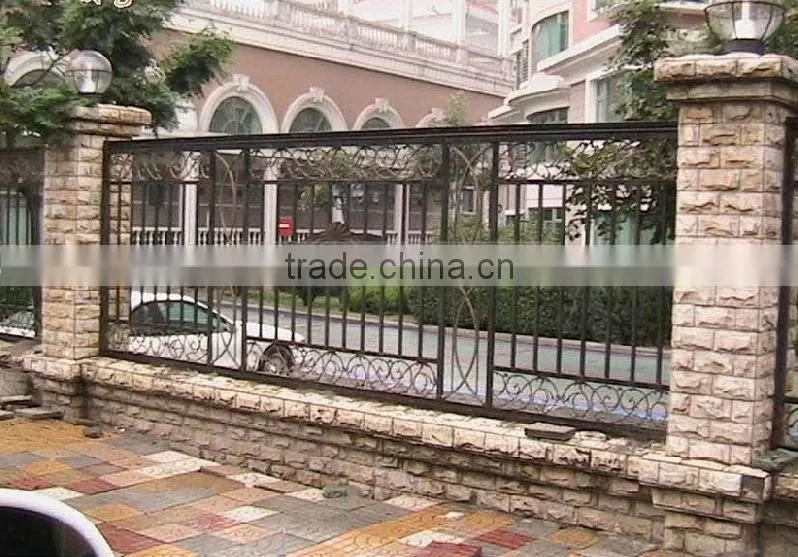 2013 Top-selling modern wrought iron garden fencing