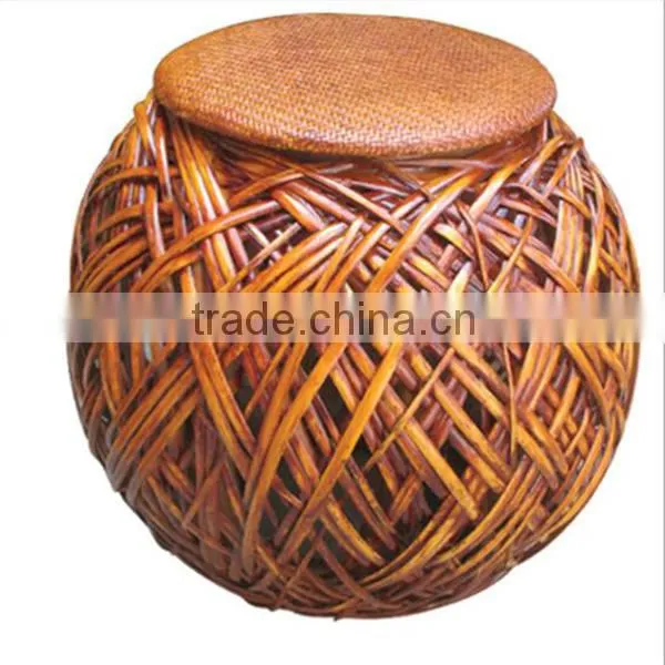 Goosen nest rattan stool