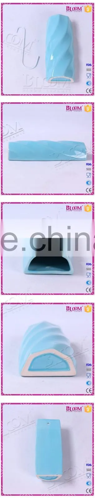manual ceramic humidifier with plastic spraying "S" hook