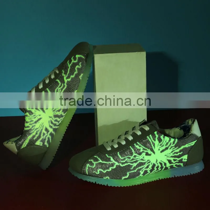 new style fashion men light casual shoes sneakers sample for male, adults fluorescence light sport shoes sneakers for men good