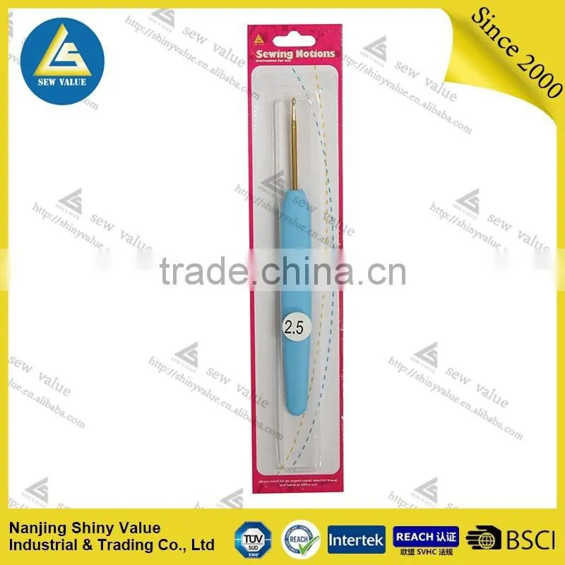 Different colors assorted sizes plastic handle crochet hook set