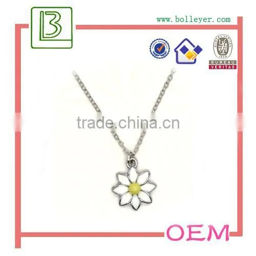 Chic Alloy flower Pendant necklace For Women