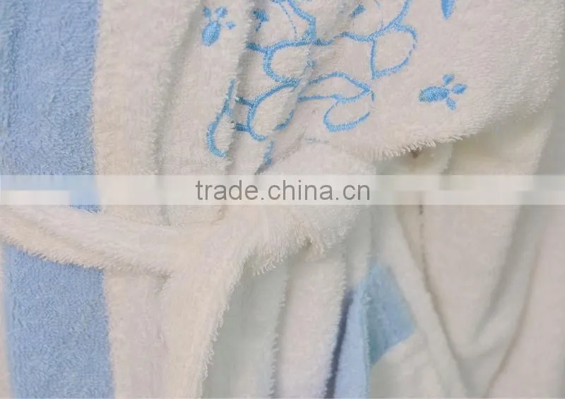 wholesale 100 cotton white and blue kids bathrobe with hooded