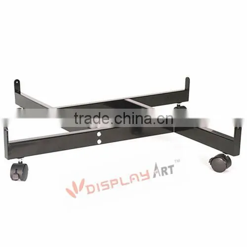 Grid triangle base for display racks
