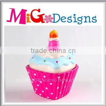 New Arrival Ceramic Cupcake Heart On The Cover Novelty Cookie Jar