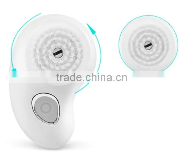 Battery operated electric facial cleanser