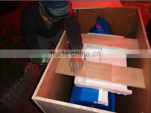 Save strength machine for peeling apricot