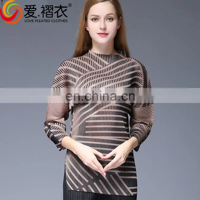 African Fancy neck Lace design ladies sexy slim blouses with light gray lace