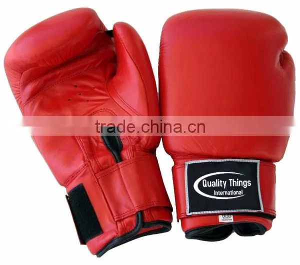 Leather boxing gloves