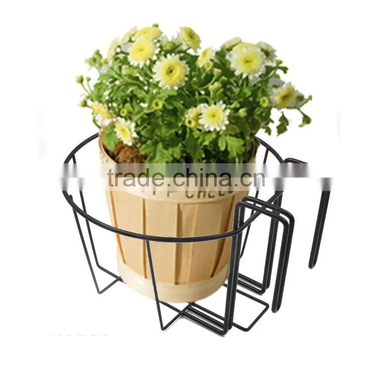 Outdoor garden fence hanging ornamental iron metal wire flower pot holder