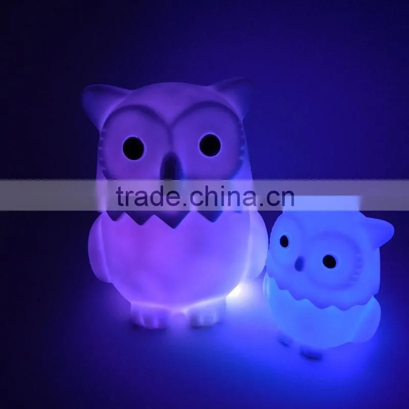 2015 New Design Roto Casting Vynil Owl Anime Figure Led Light Toys
