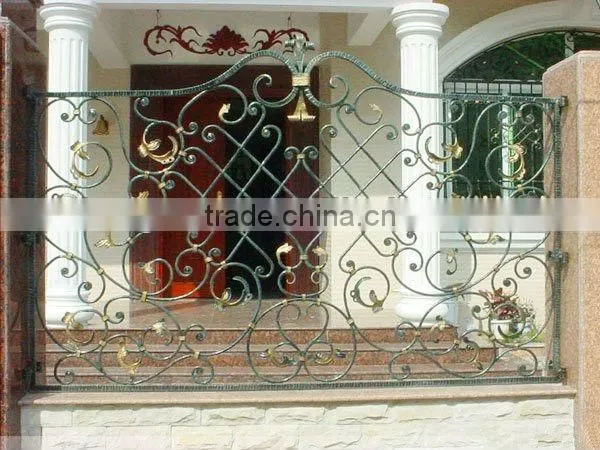 2015 Top-selling classical cast iron fencing for house
