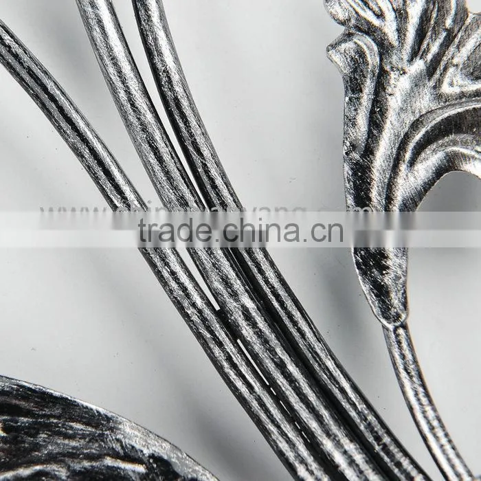 Hot Selling Concise Beautiful Silvery White Fancy Wall Clocks