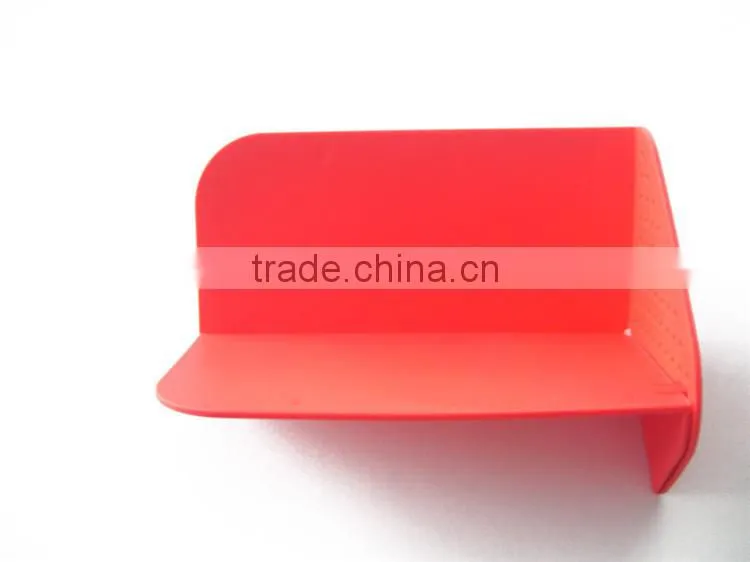 Kitchen helper plastic round chop chop cutting board