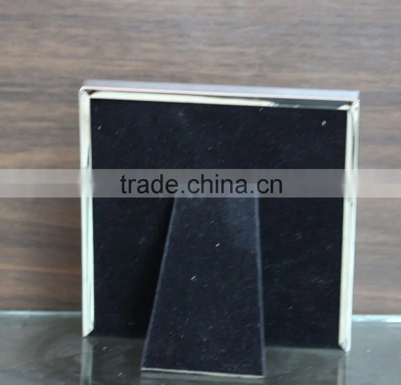 Sentient Harmonious Man And Wife Iron Photo Frame