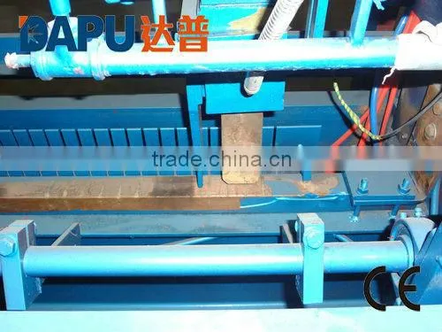 Automatic steel grating panel welding machine