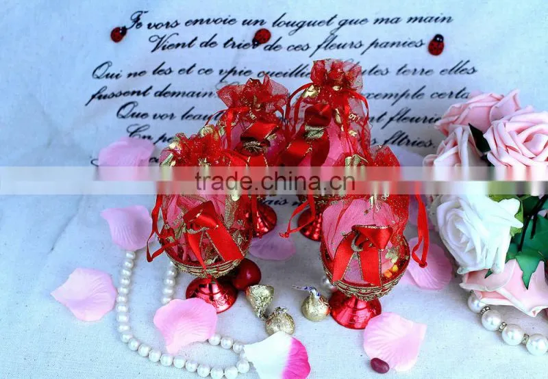 OEM and ODM round plastic candy packaging gift box for wedding