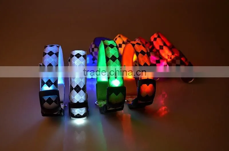 Rhombus printing led flashing lights dog collar