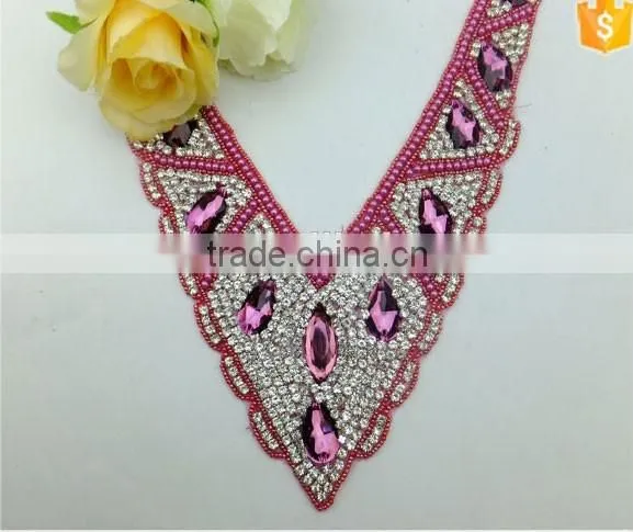 Shining Strass Big Glass V Shape Neckline Appliques
