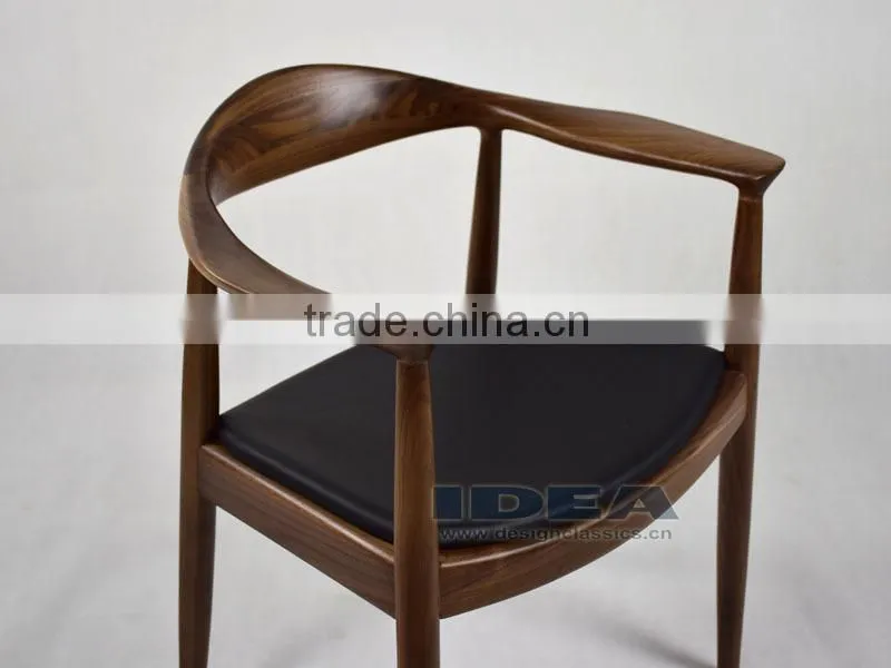 Replica Hans Wegner The Round One Chair - Solid Walnut Wood - Black Genuine Leather