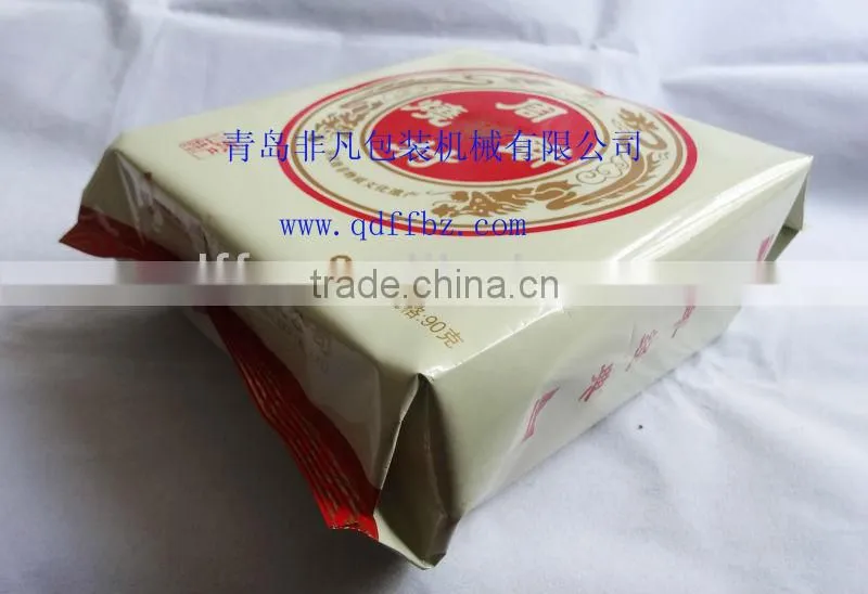 Automatic high speed biscuit packing machine with tray