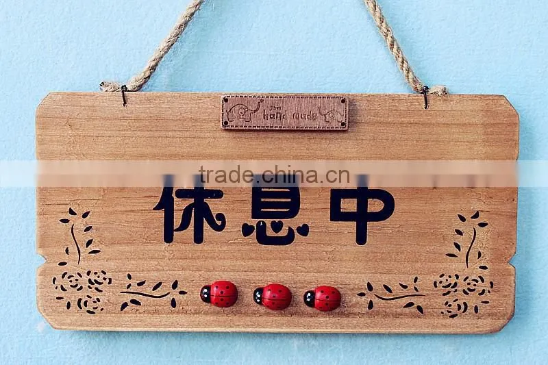 wooden material beauty Christmas door decorate plate