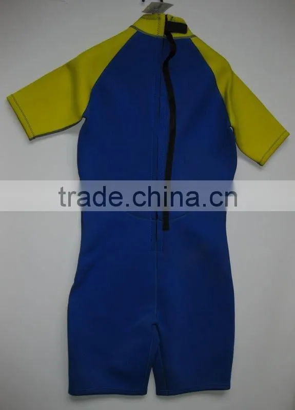 Neoprene surfing wetsuit