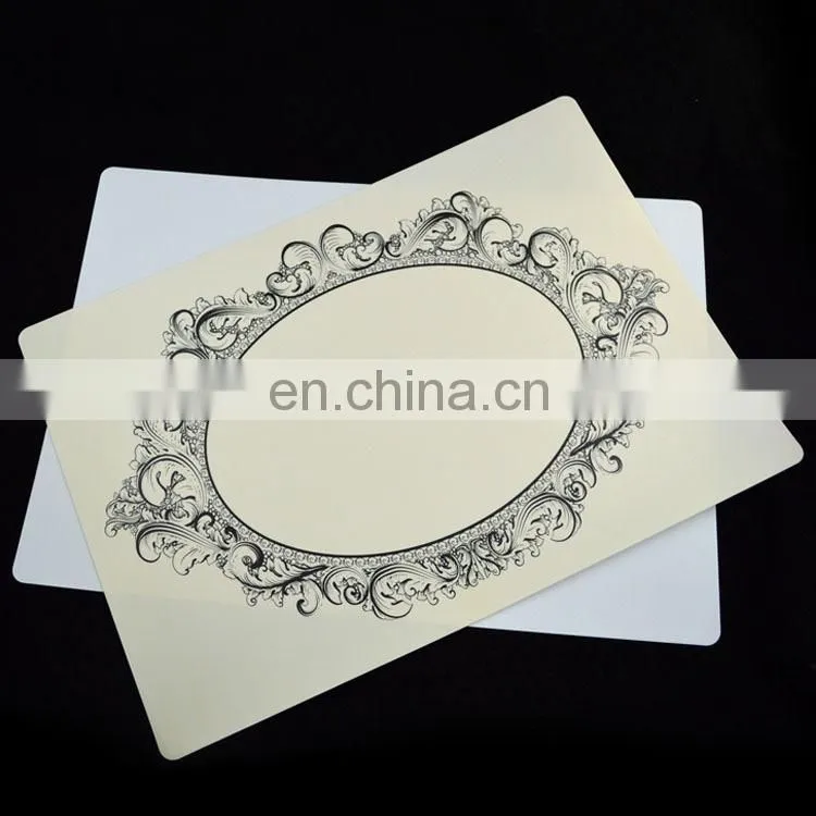 Customized white pp plastic washable table mats design