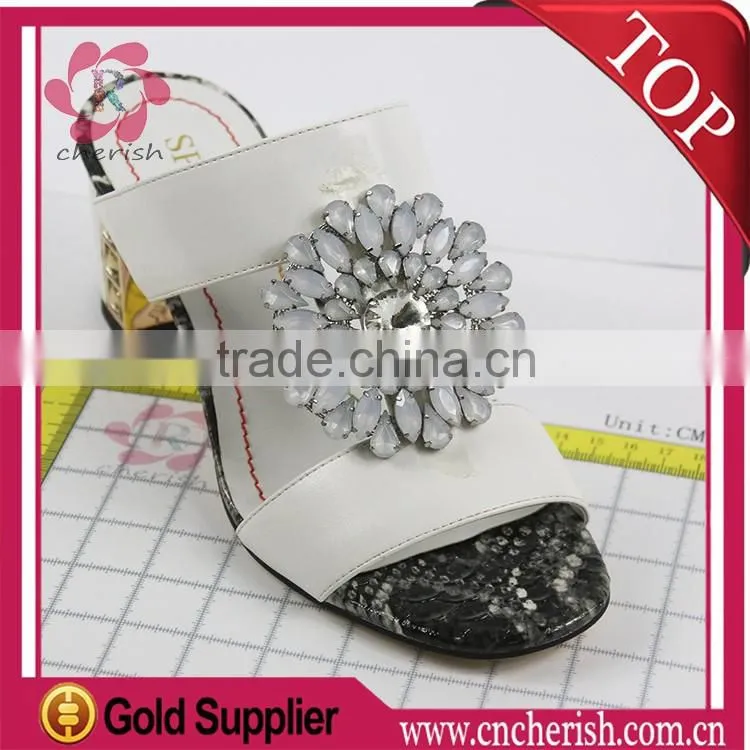 2016 fashion round shaped rhinestone shoes decoration for shoe shop
