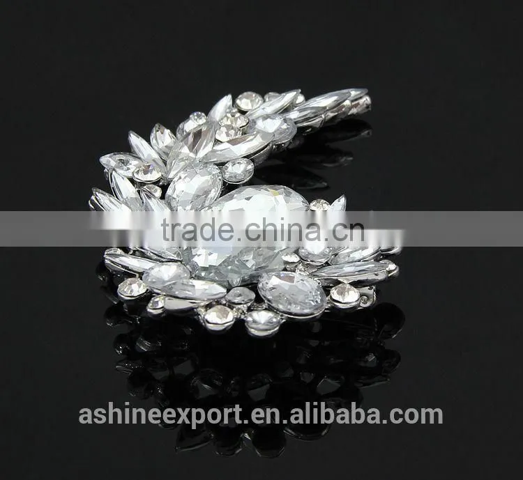 Beautiful cheap elegant bulk crystal flower rhinestone brooch/handmade rhinestone brooch
