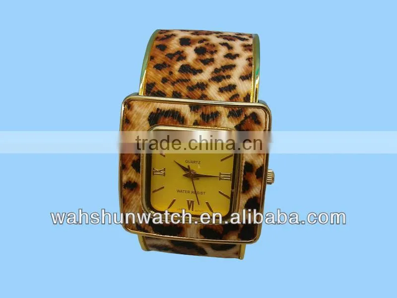 factory custom logo fashion leopard leather fancy womens golden bracelet watch