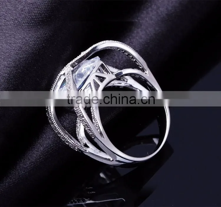 2016 Jewelry Ring Model Clear Zircon Stone Square Cross Shape Unique Design Ring