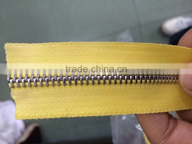 2015 NO.7size colored nylon zippers wholesale by zipper manufacturer