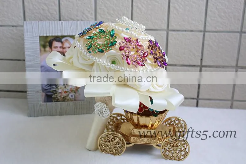 Handmade rose bridal brooch bouquet
