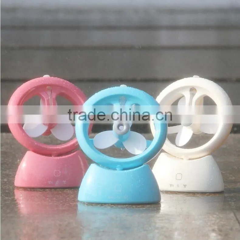 Mini Water Mist Desk Fan Multi-functional USB Rechargeable Super Mute Mini Table Fan With Humidifier Portable Office Fan