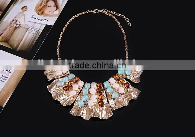 new fashion ladies glass necklace
