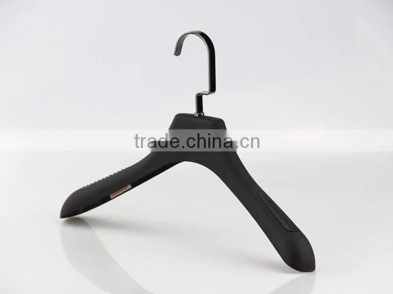 CY-630 customized rubber coat plastic hanger with brand logo for rubber pant hanger